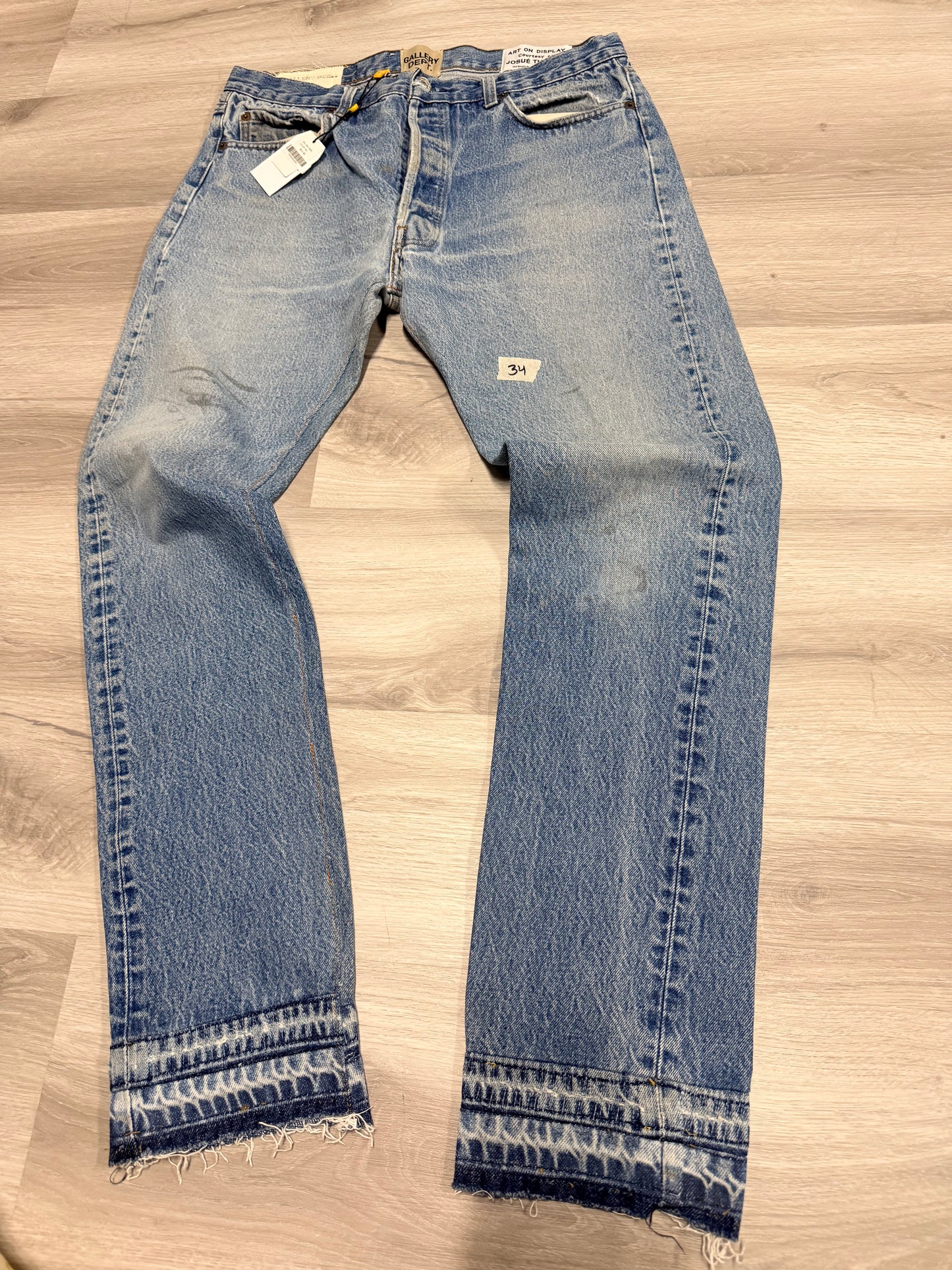 Light Relaxed Blue Jeans