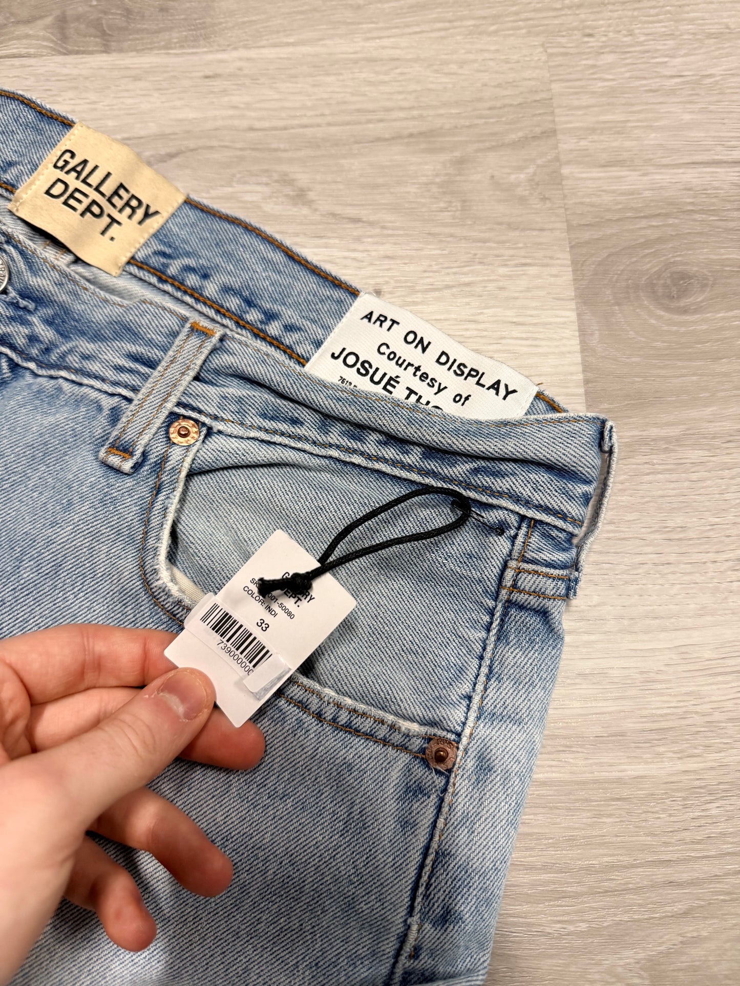 Light Relaxed Blue Jeans