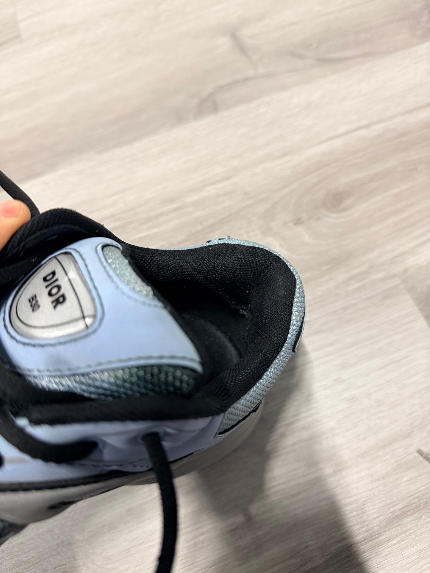 B30 Sneakers