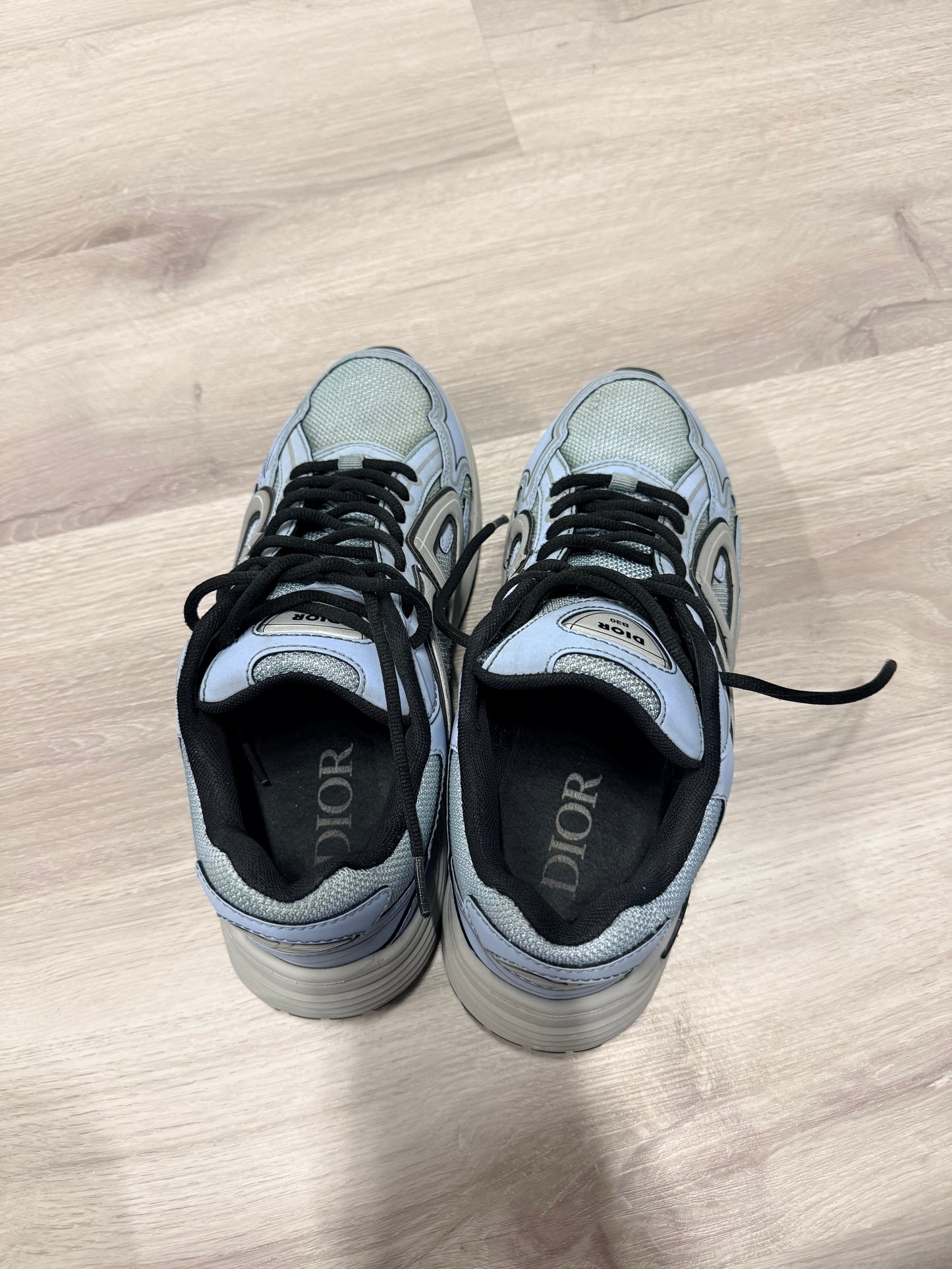 B30 Sneakers