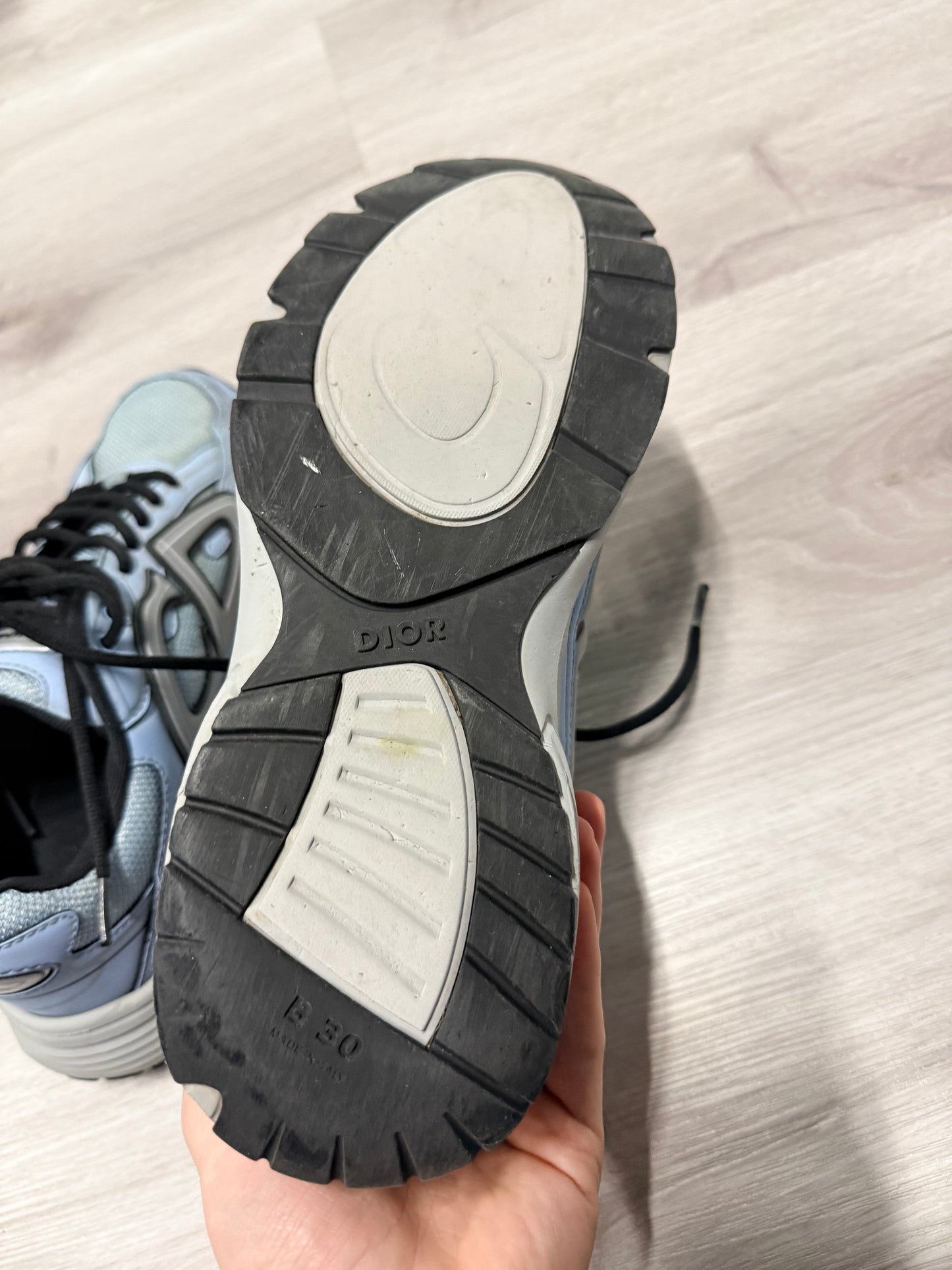 B30 Sneakers