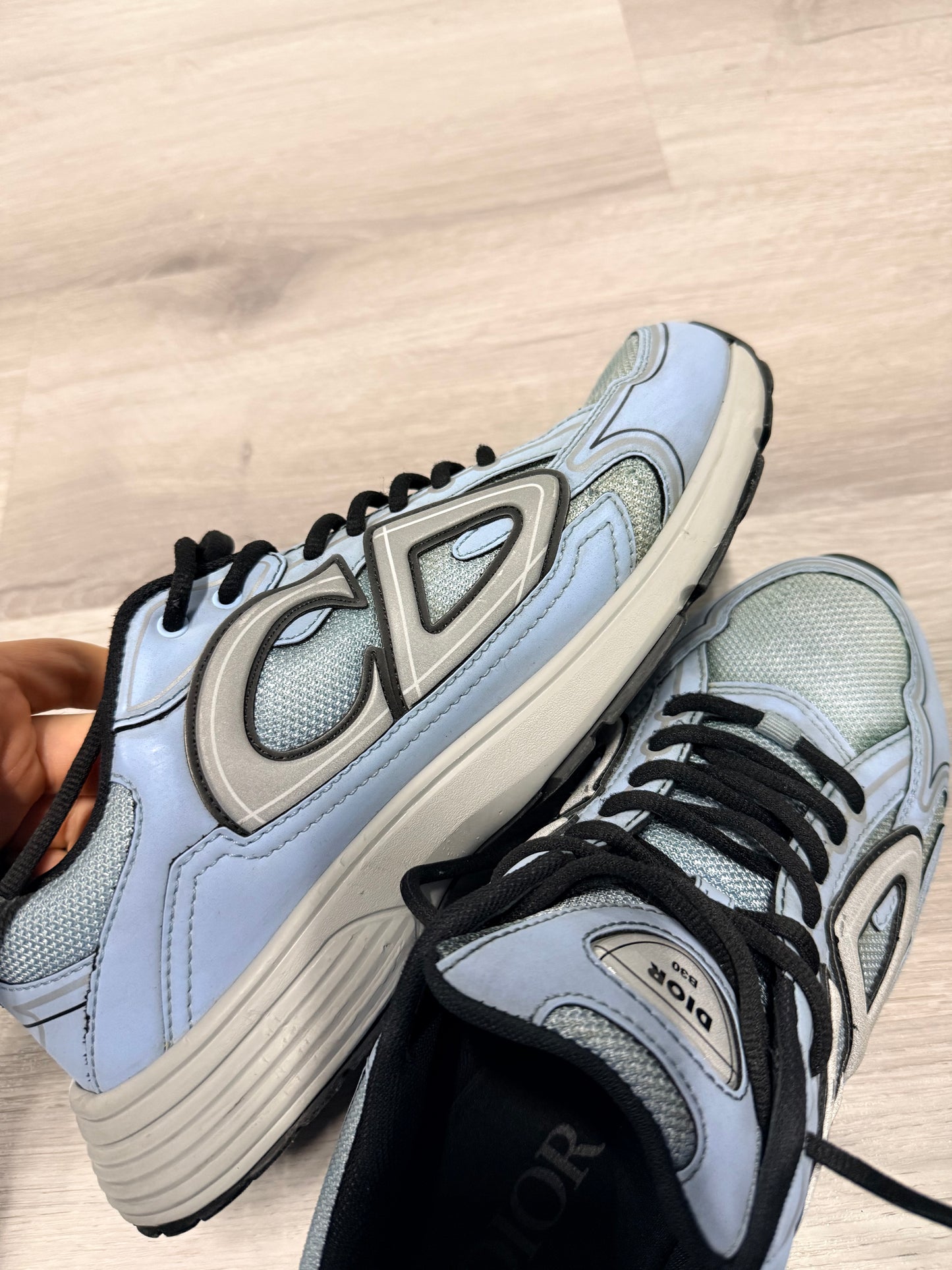 B30 Sneakers