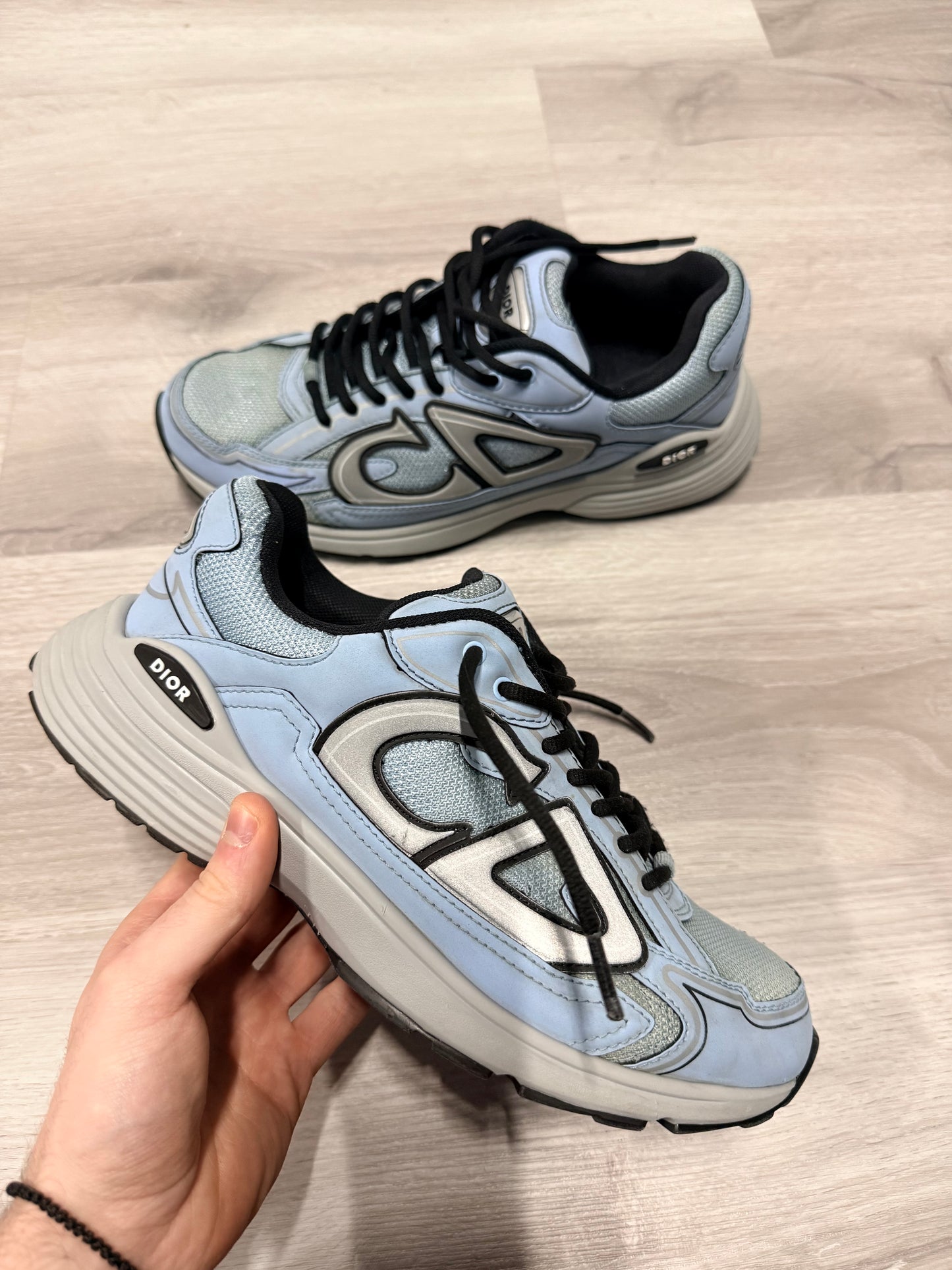 B30 Sneakers