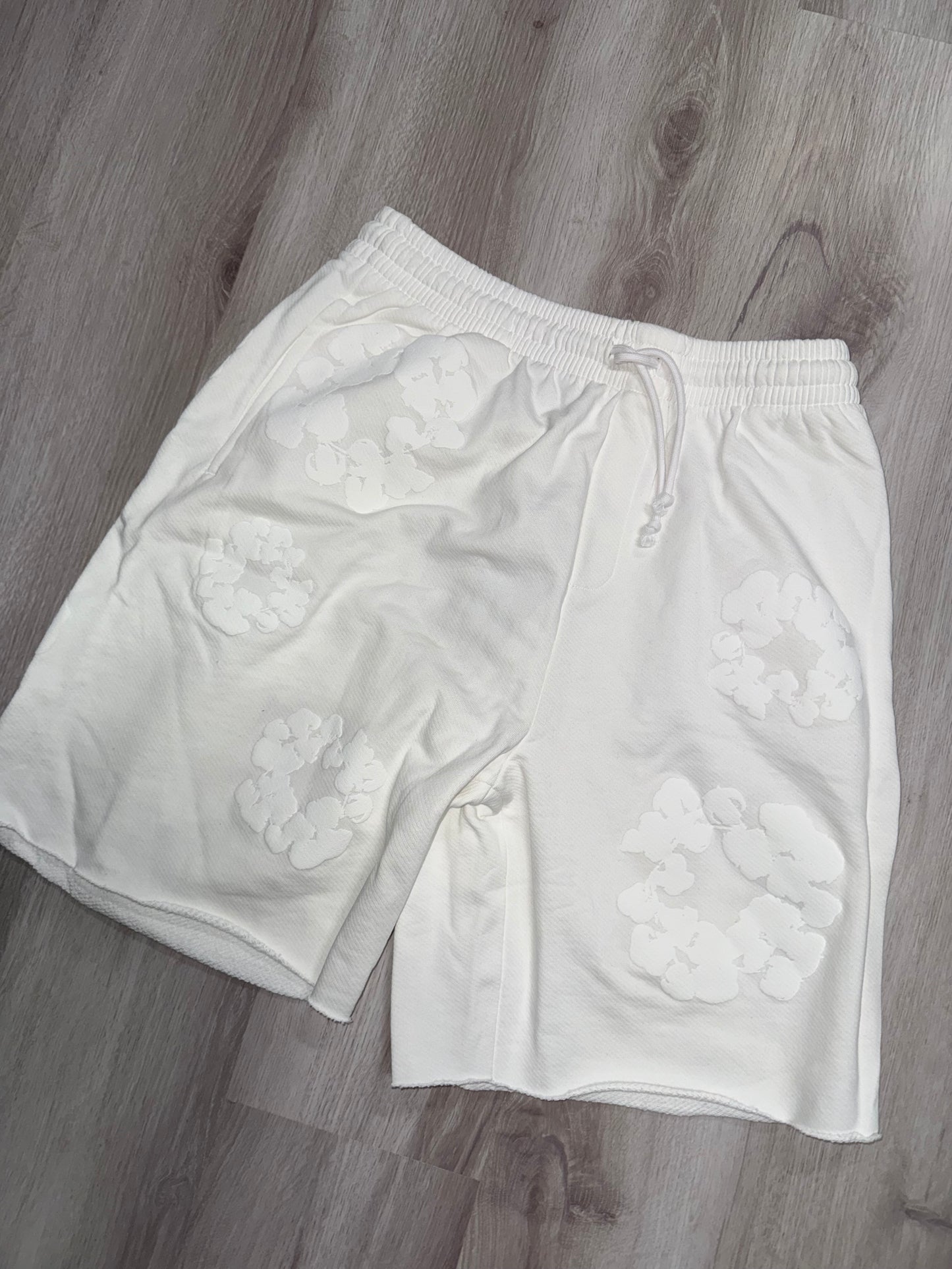 White Wreath Short