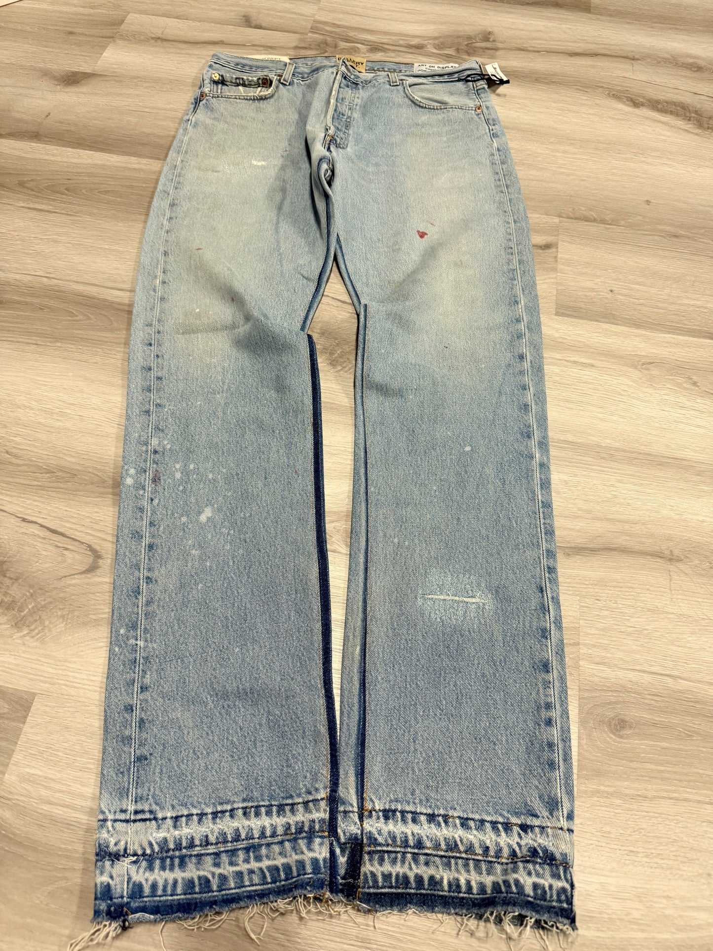 Light Relaxed Blue Jeans