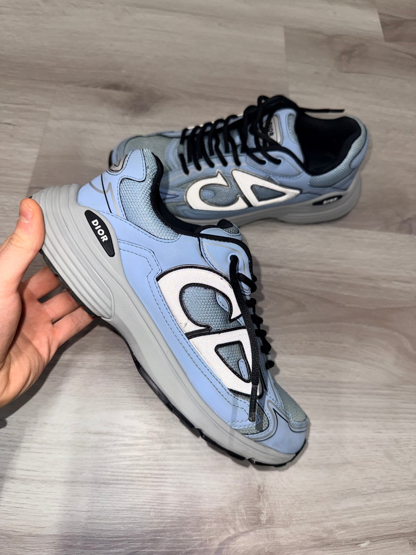 B30 Sneakers